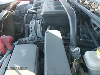 ✅ 2006 Jeep Commander • VIN: 1J8HG48K16C195568 • Lot: 41696034. Wystawiony na IAAI z przebiegiem 189 436 mil. Bezpłatny archiwum sprzedaży aukcyjnych z USA i szczegółowy raport historii pojazdu na DreamBid. Zdjęcie 12.