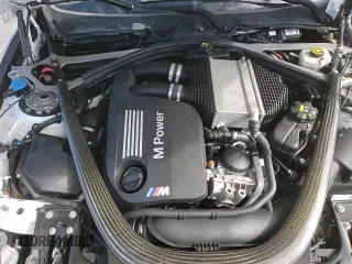 ✅ 2018 BMW M4 • VIN: WBS4Y9C52JAC87631 • Лот: 80455695. Опубликован ранее на Copart с пробегом 54 342 миль. Бесплатный доступ к архиву аукционных продаж из США и подробный отчёт об истории автомобиля на DreamBid. Изображение 13.