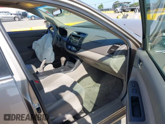 ✅ 2005 Toyota Camry LE • VIN: 4T1BE32KX5U979886 • Lot: 44983273. Wystawiony na IAAI z przebiegiem 91 005 mil. Bezpłatny archiwum sprzedaży aukcyjnych z USA i szczegółowy raport historii pojazdu na DreamBid. Zdjęcie 5.