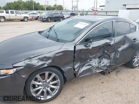 ✅ 2019 Mazda 3 • VIN: JM1BPCCL4K1104371 • Лот: 40069935. Опубліковано раніше на IAAI з пробігом 87 122 миль. Безкоштовний доступ до архіву аукціонних продажів зі США та докладний звіт про історію автомобіля на DreamBid. Зображення 6.