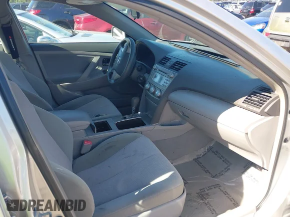 ✅ 2010 Toyota Camry LE • VIN: 4T4BF3EK2AR039140 • Lot: 45237809. Wystawiony na IAAI z przebiegiem 131 928 mil. Bezpłatny archiwum sprzedaży aukcyjnych z USA i szczegółowy raport historii pojazdu na DreamBid. Zdjęcie 5.