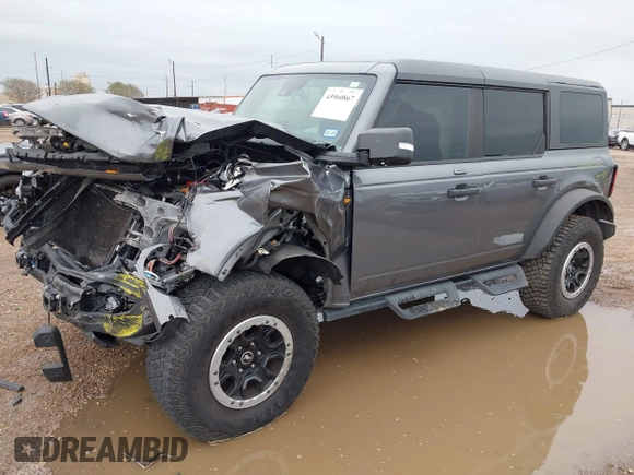 ✅ 2023 Ford Bronco Badlands • VIN: 1FMEE5DP1PLB66284 • Lot: 43960867. Wystawiony na IAAI z przebiegiem 39 059 mil. Bezpłatny archiwum sprzedaży aukcyjnych z USA i szczegółowy raport historii pojazdu na DreamBid. Zdjęcie 2.
