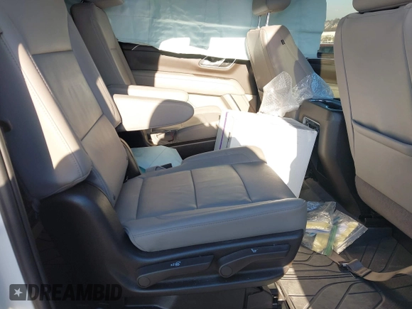 ✅ 2023 Chevrolet Suburban Z71 • VIN: 1GNSKDKD0PR235652 • Lot: 41390584. Wystawiony na IAAI z przebiegiem 24 645 mil. Bezpłatny archiwum sprzedaży aukcyjnych z USA i szczegółowy raport historii pojazdu na DreamBid. Zdjęcie 8.