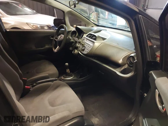 ✅ 2010 Honda Fit • VIN: JHMGE8G23AC014799 • Lot: 40395265. Wystawiony na IAAI z przebiegiem 294 357 mil. Bezpłatny archiwum sprzedaży aukcyjnych z USA i szczegółowy raport historii pojazdu na DreamBid. Zdjęcie 5.