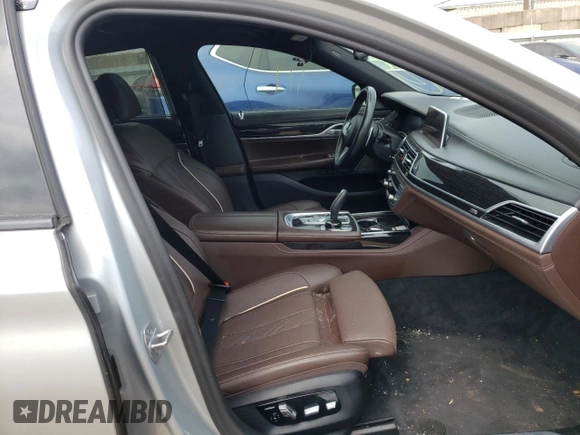 ✅ 2020 BMW 7 Series 750i xDrive • VIN: WBA7U2C00LBM62221 • Lot: 47604792. Wystawiony na Copart z przebiegiem 111 mil. Bezpłatny archiwum sprzedaży aukcyjnych z USA i szczegółowy raport historii pojazdu na DreamBid. Zdjęcie 5.