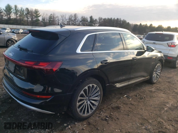 ✅ 2019 Audi e-tron Prestige • VIN: WA1VAAGE5KB024077 • Лот: 69376182. Опубліковано раніше на Copart з пробігом 34 077 миль. Безкоштовний доступ до архіву аукціонних продажів зі США та докладний звіт про історію автомобіля на DreamBid. Зображення 3.