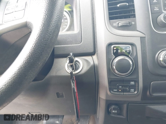 ✅ 2017 Ram 1500 Tradesman • VIN: 3C6JR7DG4HG765317 • Lot: 45082402. Wystawiony na IAAI z przebiegiem 43 963 mil. Bezpłatny archiwum sprzedaży aukcyjnych z USA i szczegółowy raport historii pojazdu na DreamBid. Zdjęcie 11.