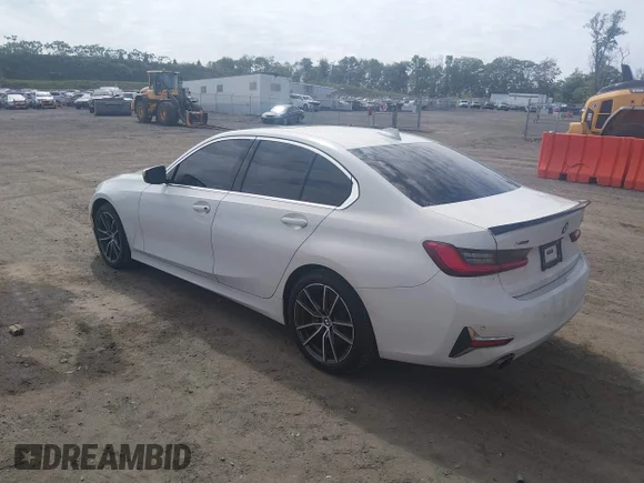 ✅ 2019 BMW 3 Series 330i xDrive • VIN: WBA5R7C56KAJ79618 • Lot: 45195369. Wystawiony na IAAI z przebiegiem 88 663 mil. Bezpłatny archiwum sprzedaży aukcyjnych z USA i szczegółowy raport historii pojazdu na DreamBid. Zdjęcie 3.