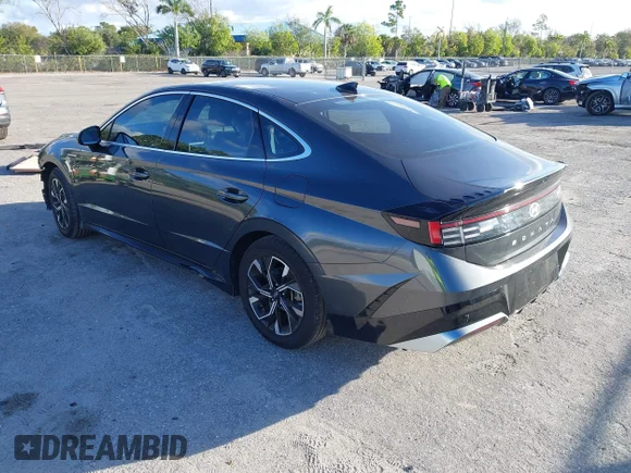 ✅ 2024 Hyundai Sonata SEL • VIN: KMHL64JA9RA398497 • Lot: 44203926. Wystawiony na IAAI z przebiegiem 10 795 mil. Bezpłatny archiwum sprzedaży aukcyjnych z USA i szczegółowy raport historii pojazdu na DreamBid. Zdjęcie 3.