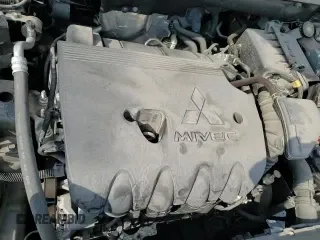 ✅ 2020 Mitsubishi Outlander SE • VIN: JA4AD3A33LZ024614 • Lot: 81577025. Wystawiony na Copart z przebiegiem 55 968 mil. Bezpłatny archiwum sprzedaży aukcyjnych z USA i szczegółowy raport historii pojazdu na DreamBid. Zdjęcie 17.