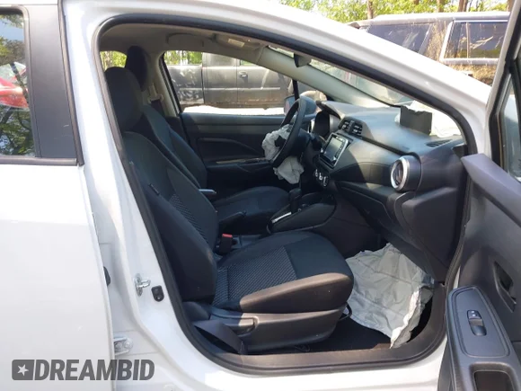 ✅ 2020 Nissan Versa S • VIN: 3N1CN8DV5LL884708 • Lot: 45021714. Wystawiony na IAAI z przebiegiem 65 179 mil. Bezpłatny archiwum sprzedaży aukcyjnych z USA i szczegółowy raport historii pojazdu na DreamBid. Zdjęcie 5.