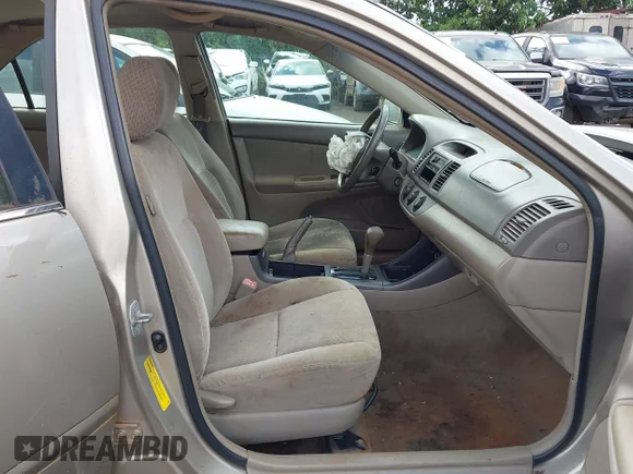 ✅ 2004 Toyota Camry SE • VIN: 4T1BE30K84U842849 • Lot: 44500081. Wystawiony na IAAI z przebiegiem 351 959 mil. Bezpłatny archiwum sprzedaży aukcyjnych z USA i szczegółowy raport historii pojazdu na DreamBid. Zdjęcie 5.