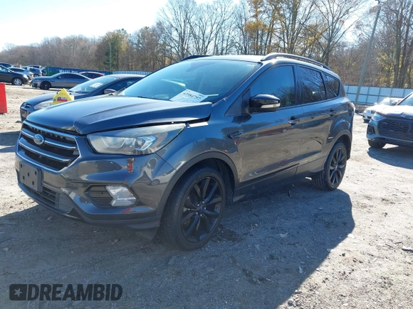 ✅ 2017 Ford Escape Titanium • VIN: 1FMCU0J98HUA93249 • Lot: 43984757. Wystawiony na IAAI z przebiegiem 140 573 mil. Bezpłatny archiwum sprzedaży aukcyjnych z USA i szczegółowy raport historii pojazdu na DreamBid. Zdjęcie 2.