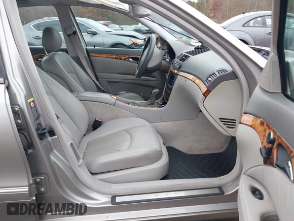 ✅ 2004 Mercedes-Benz E 500 • VIN: WDBUF83J94X123620 • Лот: 43686607. Опубліковано раніше на IAAI з пробігом 118 932 миль. Безкоштовний доступ до архіву аукціонних продажів зі США та докладний звіт про історію автомобіля на DreamBid. Зображення 5.