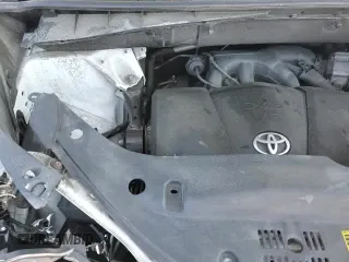 ✅ 2019 Toyota Highlander Limited • VIN: 5TDDZRFH3KS996032 • Lot: 81442485. Wystawiony na Copart z przebiegiem 98 678 mil. Bezpłatny archiwum sprzedaży aukcyjnych z USA i szczegółowy raport historii pojazdu na DreamBid. Zdjęcie 14.