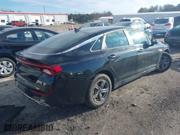✅ 2022 Kia K5 LXS • VIN: 5XXG14J29NG114622 • Lot: 41577055. Wystawiony na IAAI z przebiegiem 88 723 mil. Bezpłatny archiwum sprzedaży aukcyjnych z USA i szczegółowy raport historii pojazdu na DreamBid. Zdjęcie 4.