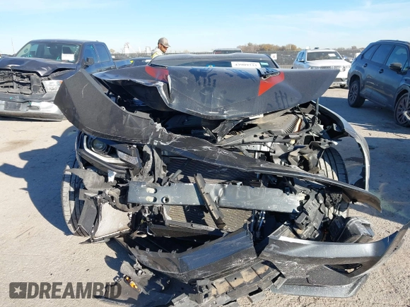 ✅ 2017 Chevrolet Camaro 2SS • VIN: 1G1FH1R79H0163792 • Lot: 43909733. Wystawiony na IAAI z przebiegiem 14 122 mil. Bezpłatny archiwum sprzedaży aukcyjnych z USA i szczegółowy raport historii pojazdu na DreamBid. Zdjęcie 6.