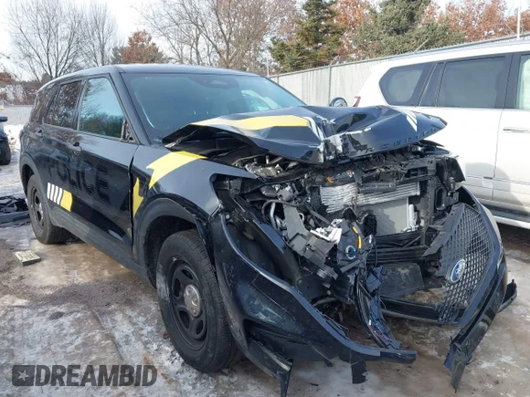 ✅ 2025 Ford Police Interceptor Utility • VIN: 1FM5K8AC9SGB10588 • Лот: 44003737. Опубликован ранее на IAAI с пробегом 9 601 миль. Бесплатный доступ к архиву аукционных продаж из США и подробный отчёт об истории автомобиля на DreamBid. Изображение 1.