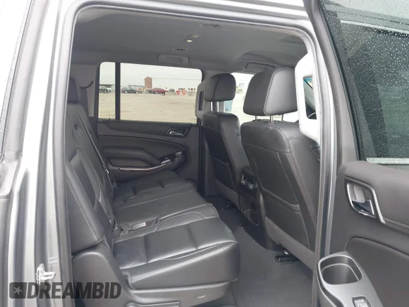 ✅ 2019 Chevrolet Suburban LT • VIN: 1GNSCHKC6KR401256 • Lot: 44531920. Wystawiony na IAAI z przebiegiem 98 781 mil. Bezpłatny archiwum sprzedaży aukcyjnych z USA i szczegółowy raport historii pojazdu na DreamBid. Zdjęcie 8.