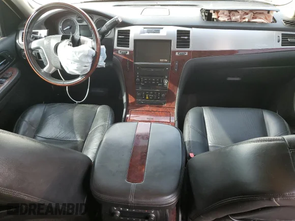 ✅ 2009 Cadillac Escalade • VIN: 1GYFC13239R253787 • Lot: 82677564. Wystawiony na Copart z przebiegiem Nie podano. Bezpłatny archiwum sprzedaży aukcyjnych z USA i szczegółowy raport historii pojazdu na DreamBid. Zdjęcie 8.