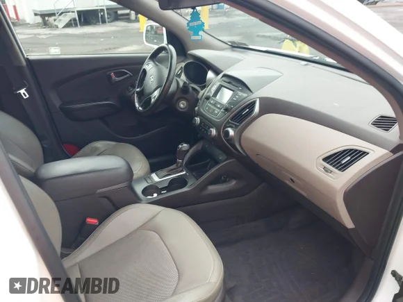 ✅ 2015 Hyundai Tucson SE • VIN: KM8JUCAG0FU078622 • Lot: 43281960. Wystawiony na IAAI z przebiegiem 71 763 mil. Bezpłatny archiwum sprzedaży aukcyjnych z USA i szczegółowy raport historii pojazdu na DreamBid. Zdjęcie 5.