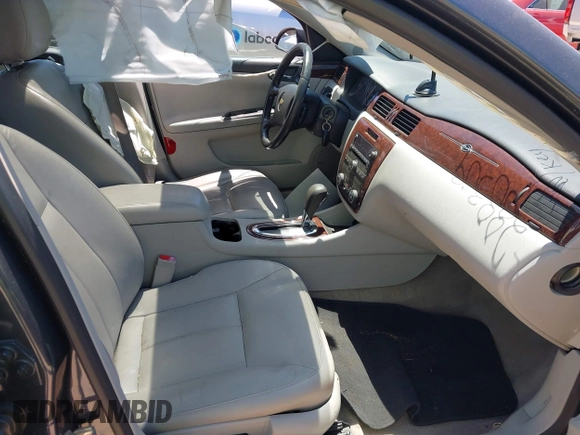 ✅ 2011 Chevrolet Impala LT Fleet • VIN: 2G1WG5EK2B1288309 • Lot: 45113832. Wystawiony na IAAI z przebiegiem 64 528 mil. Bezpłatny archiwum sprzedaży aukcyjnych z USA i szczegółowy raport historii pojazdu na DreamBid. Zdjęcie 5.