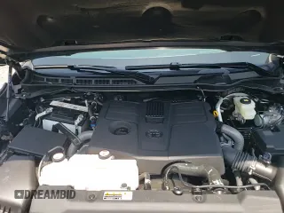 ✅ 2025 Toyota Tundra Platinum • VIN: 5TFNA5DB7SX240037 • Lot: 66441795. Listed on Copart with 4,030 mi. Free auction sales archive from the USA and detailed vehicle history report at DreamBid. Image 13.