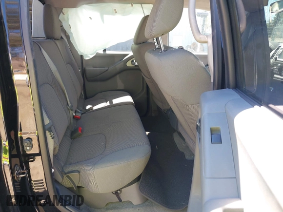 ✅ 2015 Nissan Frontier SV • VIN: 1N6AD0ER9FN744141 • Lot: 43483598. Wystawiony na IAAI z przebiegiem 31 532 mil. Bezpłatny archiwum sprzedaży aukcyjnych z USA i szczegółowy raport historii pojazdu na DreamBid. Zdjęcie 8.