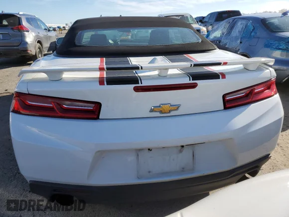 ✅ 2018 Chevrolet Camaro 1LT • VIN: 1G1FB3DX6J0185937 • Lot: 43420833. Wystawiony na Copart z przebiegiem 92 410 mil. Bezpłatny archiwum sprzedaży aukcyjnych z USA i szczegółowy raport historii pojazdu na DreamBid. Zdjęcie 6.