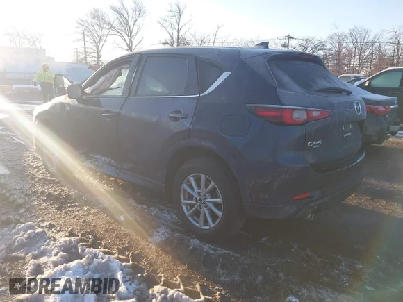 ✅ 2024 Mazda CX-5 S Carbon Edition • VIN: JM3KFBCL4R0444561 • Лот: 43967187. Опубліковано раніше на IAAI з пробігом 15 298 миль. Безкоштовний доступ до архіву аукціонних продажів зі США та докладний звіт про історію автомобіля на DreamBid. Зображення 3.
