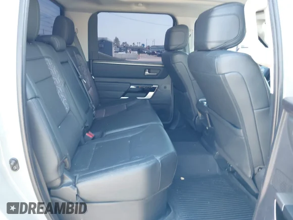 ✅ 2022 Toyota Tundra Limited • VIN: 5TFJA5AB6NX012246 • Lot: 41868289. Wystawiony na IAAI z przebiegiem 32 298 mil. Bezpłatny archiwum sprzedaży aukcyjnych z USA i szczegółowy raport historii pojazdu na DreamBid. Zdjęcie 8.