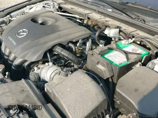 ✅ 2021 Mazda 3 Select • VIN: JM1BPBBL8M1335644 • Lot: 42400462. Wystawiony na IAAI z przebiegiem 45 175 mil. Bezpłatny archiwum sprzedaży aukcyjnych z USA i szczegółowy raport historii pojazdu na DreamBid. Zdjęcie 19.