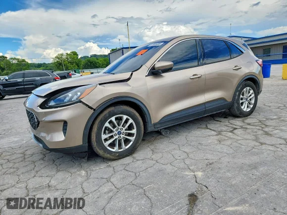 ✅ 2020 Ford Escape SE • VIN: 1FMCU0G63LUA46751 • Lot: 61305656. Wystawiony na Copart z przebiegiem 139 692 mil. Bezpłatny archiwum sprzedaży aukcyjnych z USA i szczegółowy raport historii pojazdu na DreamBid. Zdjęcie 1.