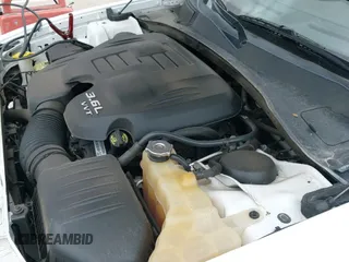 ✅ 2019 Chrysler 300 S • VIN: 2C3CCABG5KH690674 • Lot: 43251603. Wystawiony na IAAI z przebiegiem 98 493 mil. Bezpłatny archiwum sprzedaży aukcyjnych z USA i szczegółowy raport historii pojazdu na DreamBid. Zdjęcie 19.