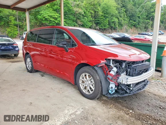 ✅ 2026 Chrysler Pacifica Select • VIN: 2C4RC1BGXTR194321 • Lot: 53098706. Listed on Copart with 12,984 mi. Free auction sales archive from the USA and detailed vehicle history report at DreamBid. Image 4.