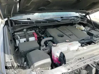 ✅ 2024 Toyota Tundra SR5 • VIN: 5TFLA5DB7RX217603 • Lot: 63407045. Wystawiony na Copart z przebiegiem 17 501 mil. Bezpłatny archiwum sprzedaży aukcyjnych z USA i szczegółowy raport historii pojazdu na DreamBid. Zdjęcie 13.