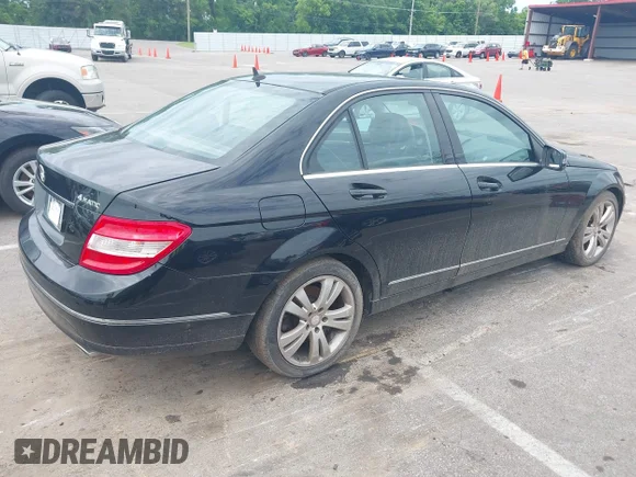 ✅ 2010 Mercedes-Benz C 300 Sport • VIN: WDDGF8BB3AF471543 • Lot: 45398660. Wystawiony na IAAI z przebiegiem 190 596 mil. Bezpłatny archiwum sprzedaży aukcyjnych z USA i szczegółowy raport historii pojazdu na DreamBid. Zdjęcie 4.