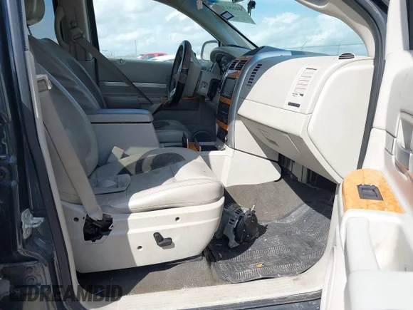 ✅ 2009 Chrysler Aspen Limited • VIN: 1A8HW58T49F718697 • Лот: 44681499. Опубликован ранее на IAAI с пробегом 146 137 миль. Бесплатный доступ к архиву аукционных продаж из США и подробный отчёт об истории автомобиля на DreamBid. Изображение 5.
