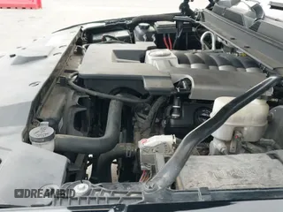 ✅ 2017 Cadillac Escalade Luxury • VIN: 1GYS3BKJ0HR310264 • Lot: 42480532. Wystawiony na IAAI z przebiegiem 67 467 mil. Bezpłatny archiwum sprzedaży aukcyjnych z USA i szczegółowy raport historii pojazdu na DreamBid. Zdjęcie 18.