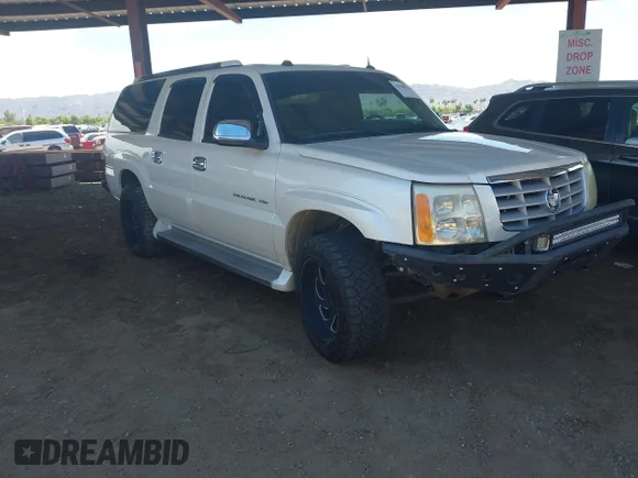 ✅ 2005 Cadillac Escalade ESV • VIN: 3GYFK66NX5G104065 • Лот: 42998031. Опубликован ранее на IAAI с пробегом 220 657 миль. Бесплатный доступ к архиву аукционных продаж из США и подробный отчёт об истории автомобиля на DreamBid. Изображение 1.