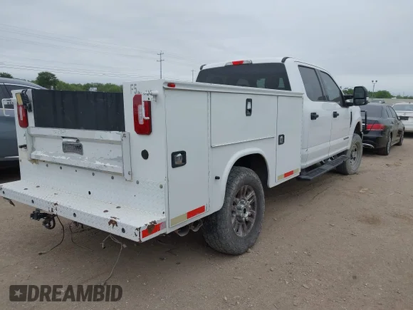 ✅ 2019 Ford F-250 XLT • VIN: 1FT7W2BTXKEF52918 • Lot: 44988183. Wystawiony na IAAI z przebiegiem 261 027 mil. Bezpłatny archiwum sprzedaży aukcyjnych z USA i szczegółowy raport historii pojazdu na DreamBid. Zdjęcie 4.