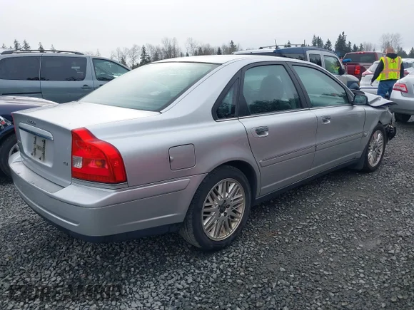 ✅ 2004 Volvo S80 • VIN: YV1TS91Z741370574 • Lot: 41765504. Wystawiony na IAAI z przebiegiem 201 008 mil. Bezpłatny archiwum sprzedaży aukcyjnych z USA i szczegółowy raport historii pojazdu na DreamBid. Zdjęcie 4.