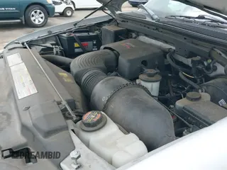 ✅ 1998 Ford Expedition XLT • VIN: 1FMPU18LXWLB92425 • Lot: 43325275. Wystawiony na IAAI z przebiegiem 180 023 mil. Bezpłatny archiwum sprzedaży aukcyjnych z USA i szczegółowy raport historii pojazdu na DreamBid. Zdjęcie 12.