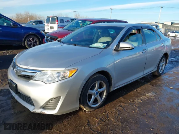 ✅ 2013 Toyota Camry LE • VIN: 4T4BF1FK0DR317640 • Lot: 43997652. Wystawiony na IAAI z przebiegiem 153 395 mil. Bezpłatny archiwum sprzedaży aukcyjnych z USA i szczegółowy raport historii pojazdu na DreamBid. Zdjęcie 2.