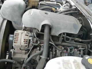 ✅ 2007 Chevrolet Silverado 2500HD Work Truck • VIN: 1GCHK29U67E135916 • Lot: 42330020. Wystawiony na IAAI z przebiegiem 228 917 mil. Bezpłatny archiwum sprzedaży aukcyjnych z USA i szczegółowy raport historii pojazdu na DreamBid. Zdjęcie 20.