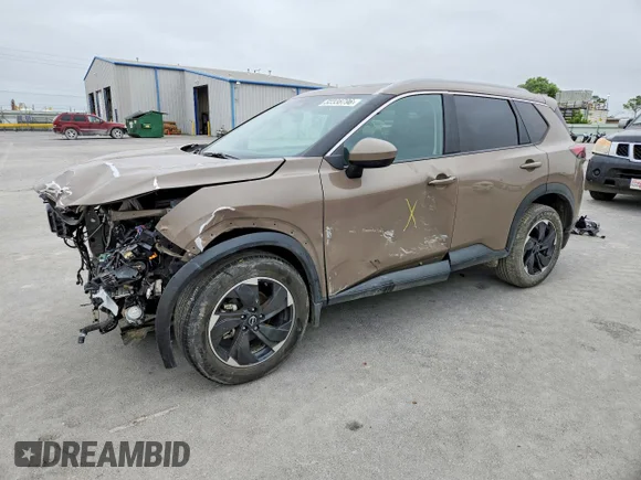 ✅ 2024 Nissan Rogue SV • VIN: JN8BT3BA7RW360307 • Лот: 52338796. Опубликован ранее на Copart с пробегом 11 237 миль. Бесплатный доступ к архиву аукционных продаж из США и подробный отчёт об истории автомобиля на DreamBid. Изображение 1.
