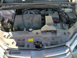 ✅ 2018 Toyota Highlander LE Plus • VIN: 5TDBZRFH4JS805899 • Lot: 84879095. Wystawiony na Copart z przebiegiem 91 378 mil. Bezpłatny archiwum sprzedaży aukcyjnych z USA i szczegółowy raport historii pojazdu na DreamBid. Zdjęcie 15.