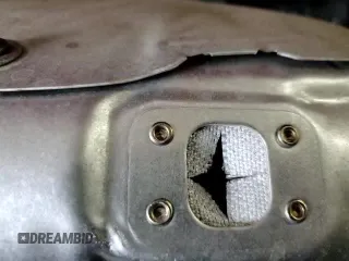 ✅ 2020 Mercedes-Benz GLB 250 • VIN: W1N4M4HB3LW039758 • Lot: 92217195. Wystawiony na Copart z przebiegiem 63 267 mil. Bezpłatny archiwum sprzedaży aukcyjnych z USA i szczegółowy raport historii pojazdu na DreamBid. Zdjęcie 16.