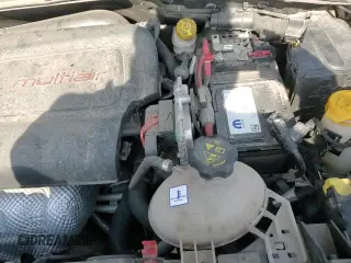 ✅ 2021 Jeep Renegade Latitude • VIN: ZACNJCBB0MPM37285 • Lot: 68268895. Listed on Copart with 70,965 mi. Free auction sales archive from the USA and detailed vehicle history report at DreamBid. Image 16.