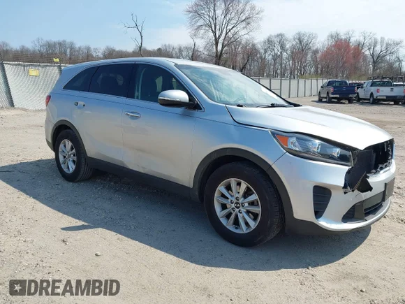 ✅ 2019 Kia Sorento L • VIN: 5XYPG4A39KG586057 • Lot: 44681174. Wystawiony na IAAI z przebiegiem 147 597 mil. Bezpłatny archiwum sprzedaży aukcyjnych z USA i szczegółowy raport historii pojazdu na DreamBid. Zdjęcie 1.